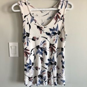 🌷White Floral Kismet Tank with Ripped Detail 🤍